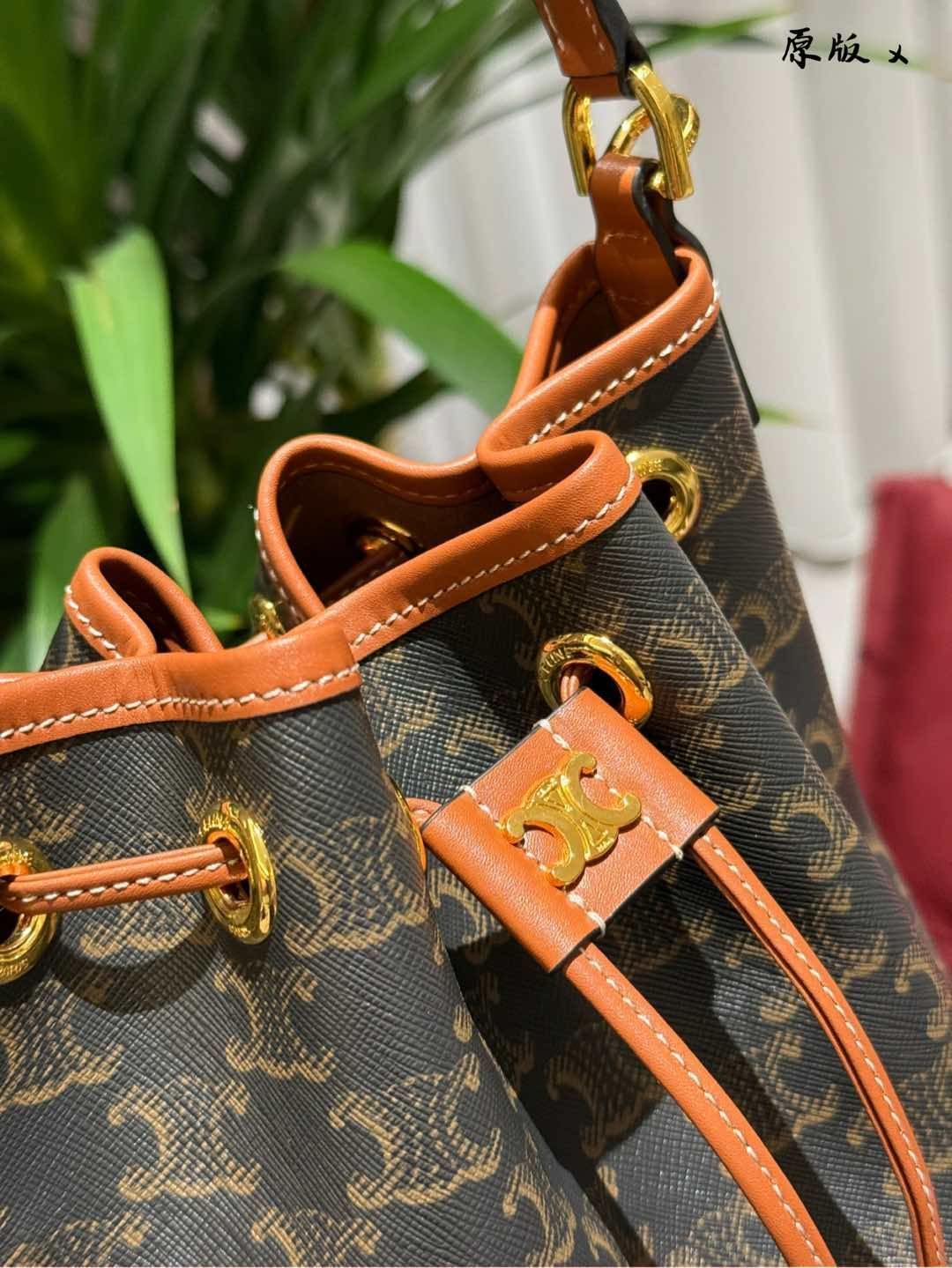 今日特価】CELINE CLARA Drawstring Bucket Bag セリーヌ クララ