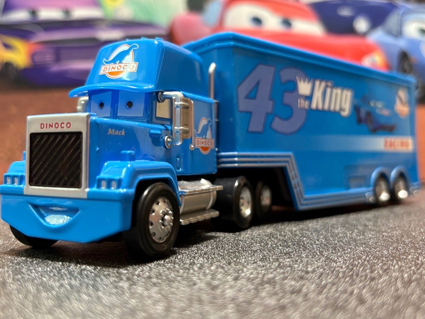 新品】 カーズ マック トラック トレーラー キング ダイナコ 単品