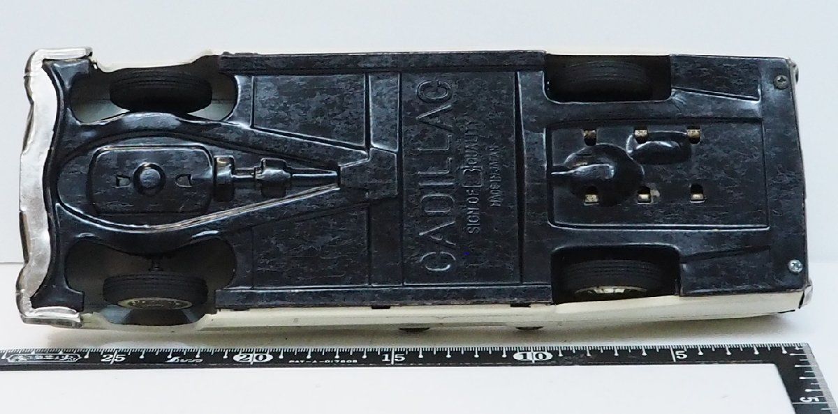 萬代屋 60sキャデラック コンバーチブル 大 白tinブリキtoy car箱無 萬代屋【60s CADILLAC Convertible キャデラック コンバーチブル
