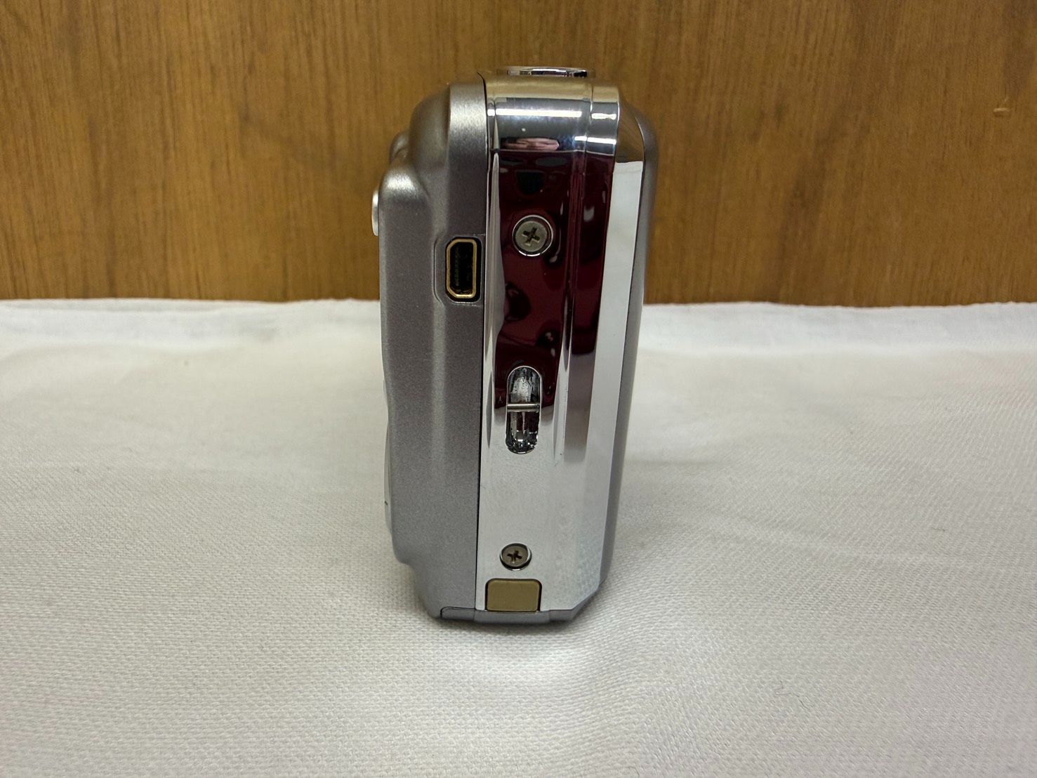 カメラ】高性能デジカメ FUJIFILM FinePix AX600 デジタルカメラ 