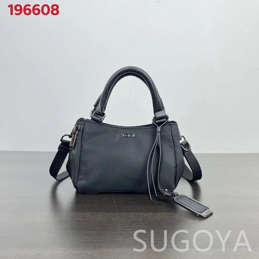 TUMI VOYAGEUR ヴァレッタ マイクロ?トート ネイビー 196608 TUMI VOYAGEUR ヴァレッタ マイクロ・トート ネイビー 196608