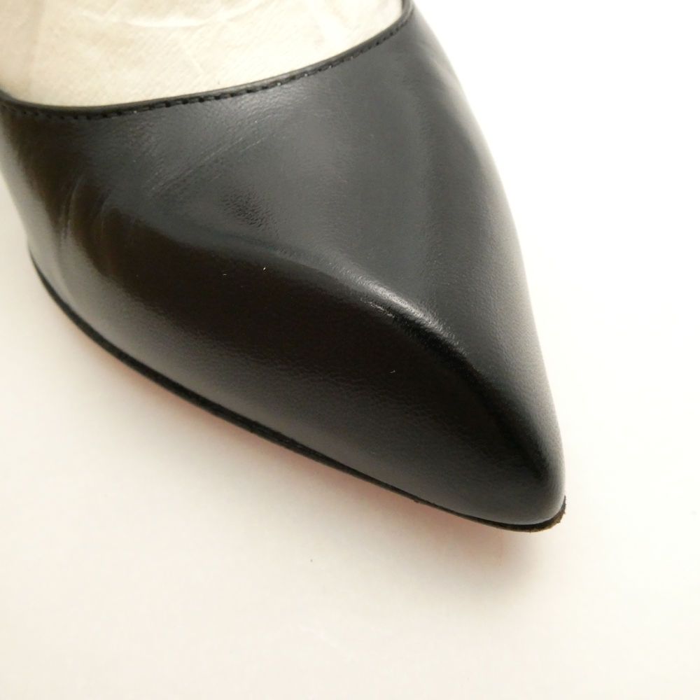 ポインテッドトゥパンプス