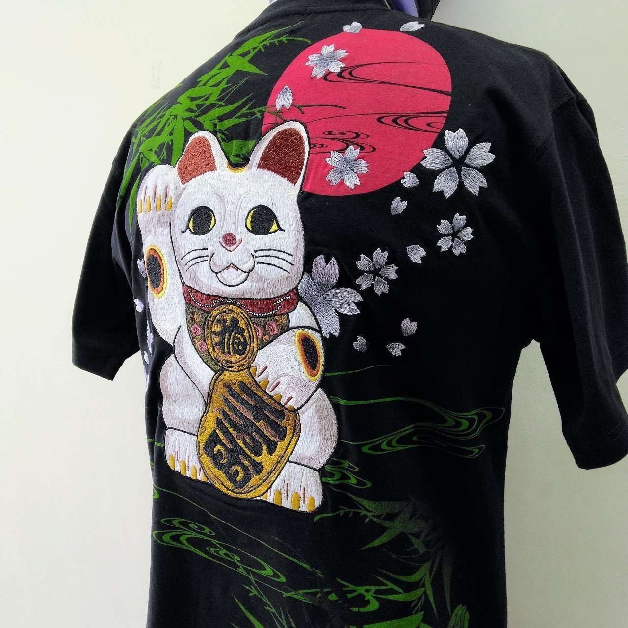 招き猫刺繍 黒