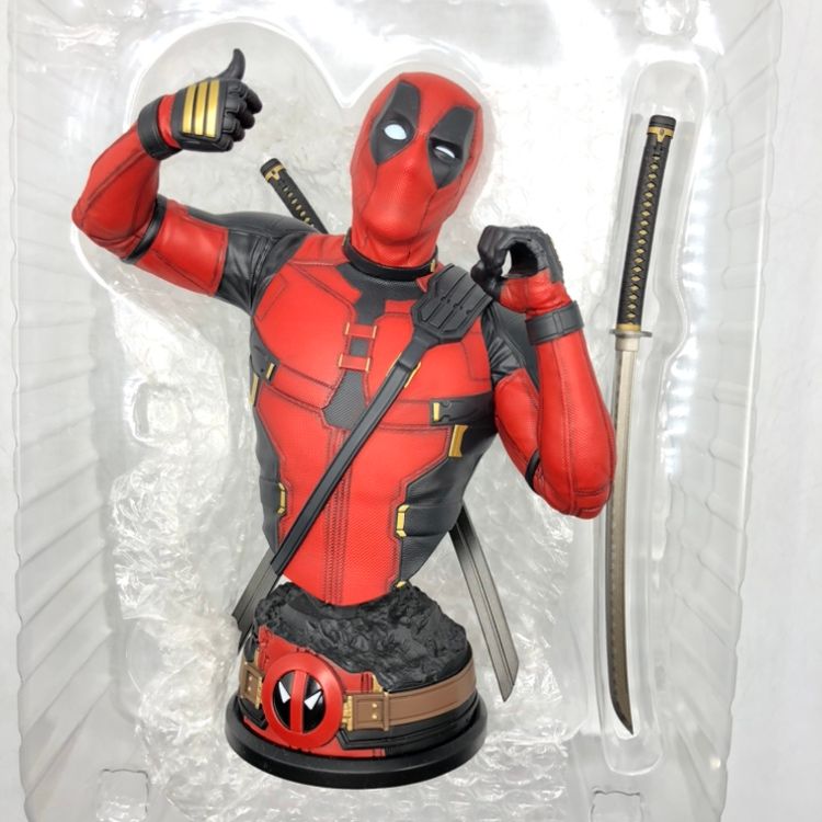 Happyくじ A賞 A a デッドプール バストアップスタチュー MARVEL