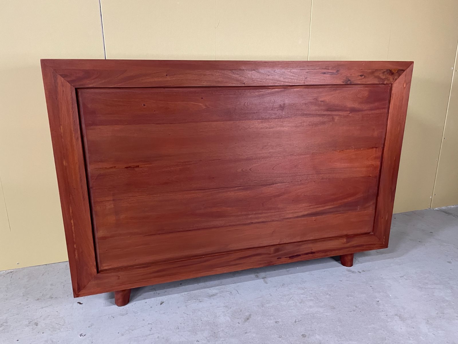 ガラス扉キャビネット