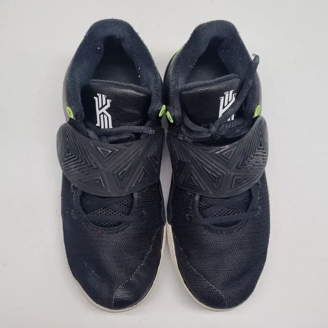 KYRIE FLYTRAP 3 GS カイリー フライトラップ3 25cm NIKE カイリーフライトラップ3 NIKE(ナイキ) ⁄ KYRIE FLYTRAP III EP_