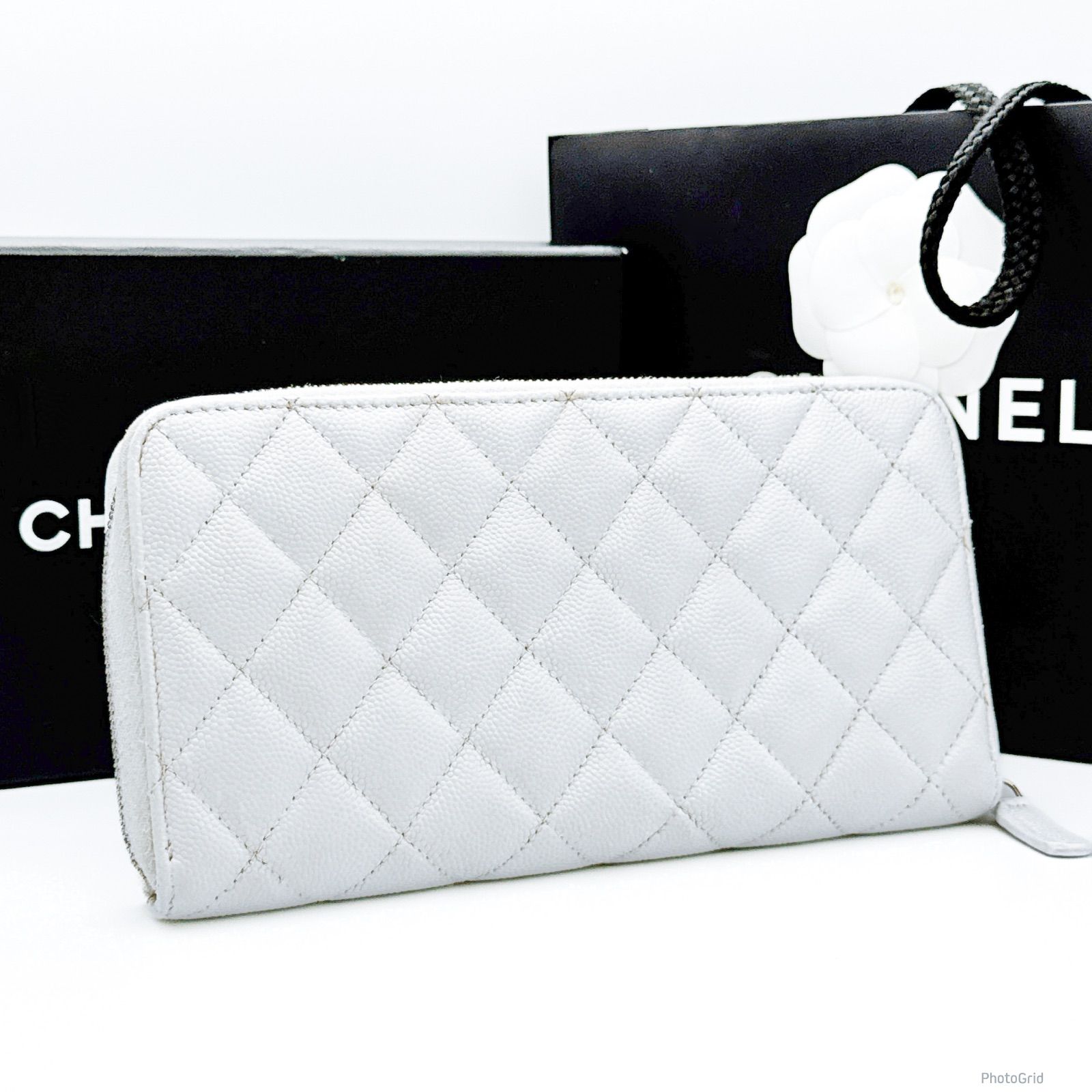 シャネル マトラッセ ラウンドファスナー 長財布 ホワイト ココマーク ランダムシール キャビアスキン