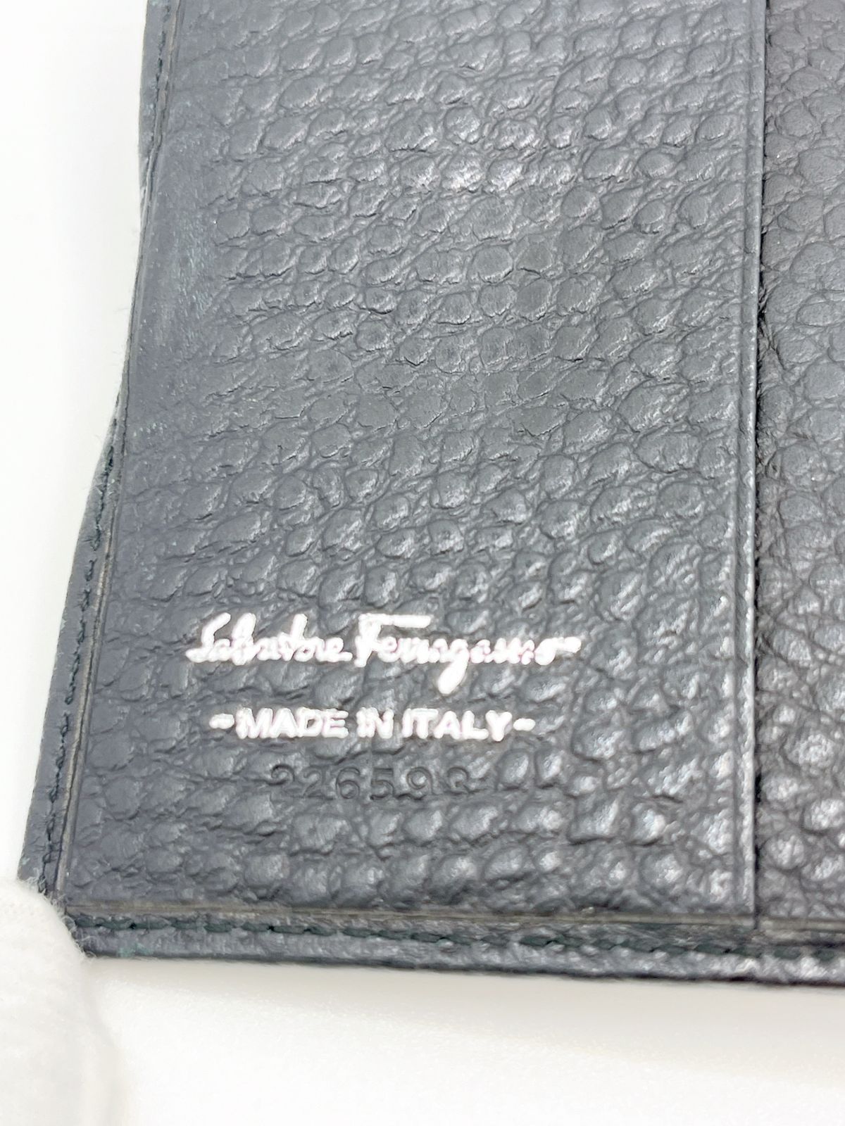 Ferragamo 黒 レザー 二つ折り財布 Salvatore Ferragamo/サルヴァトーレ フェラガモ 2つ折り財布