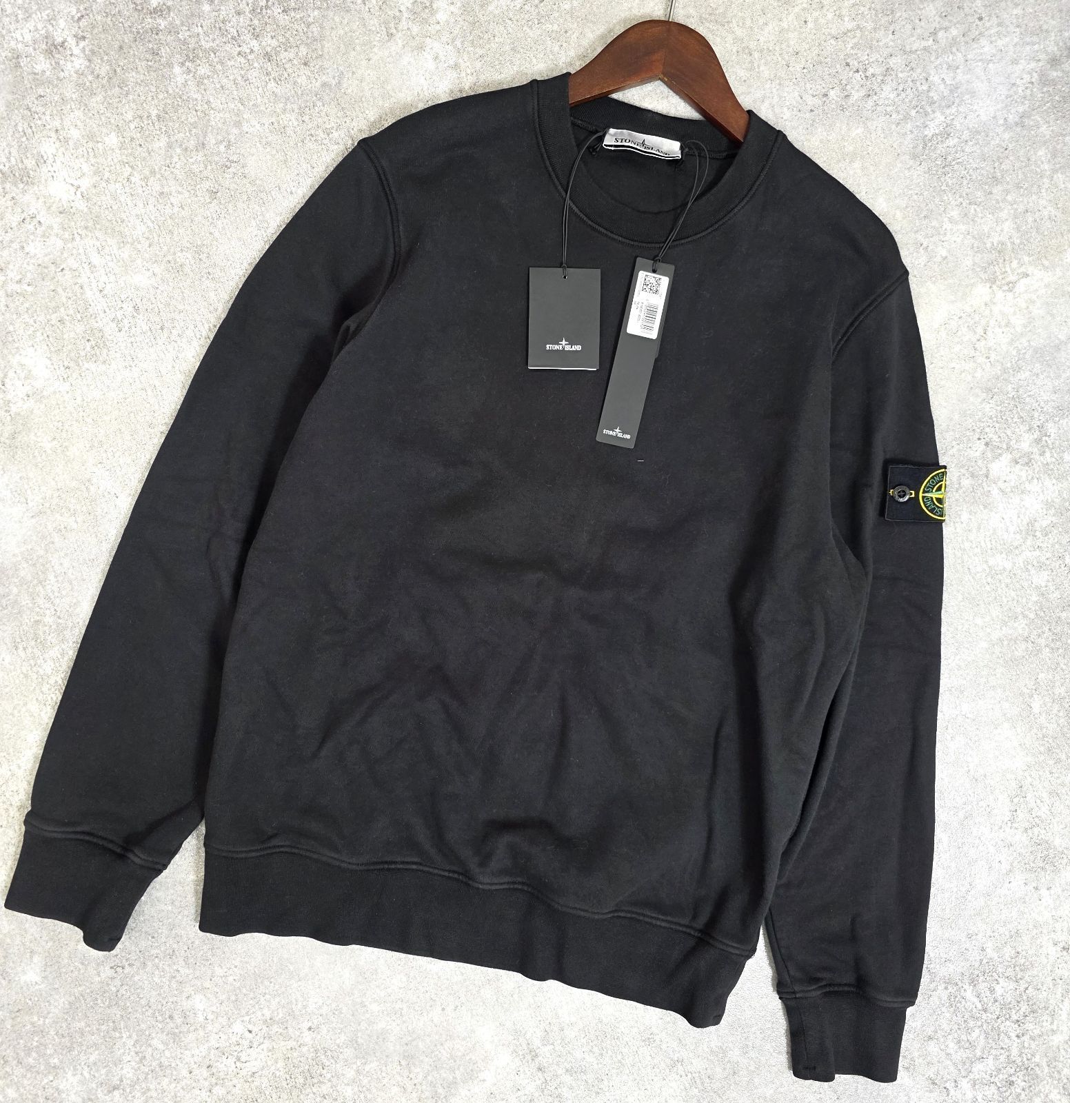 ☆ 24AW STONE ISLAND(ストーンアイランド) バッジワッペン付き