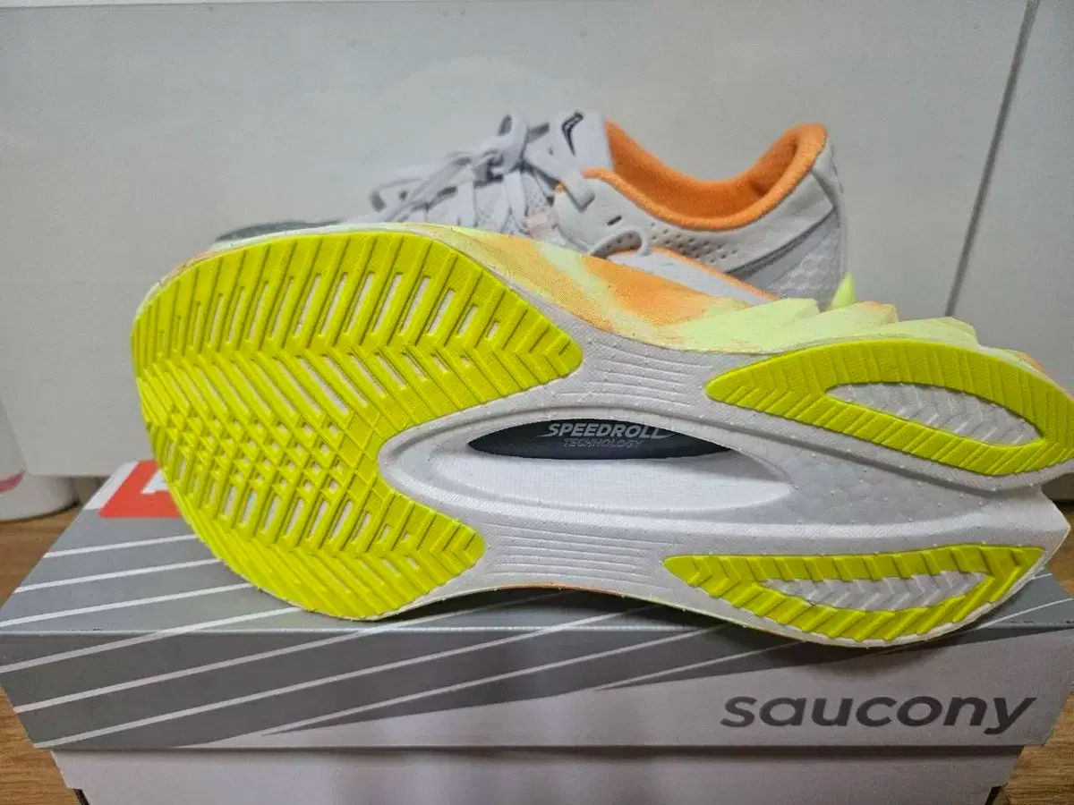 ランニングシューズ