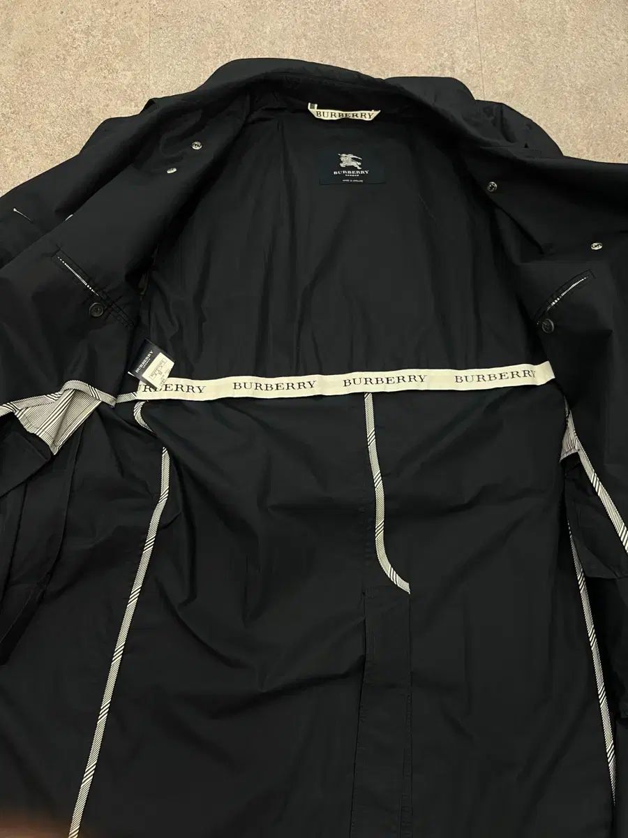 トレンチコート