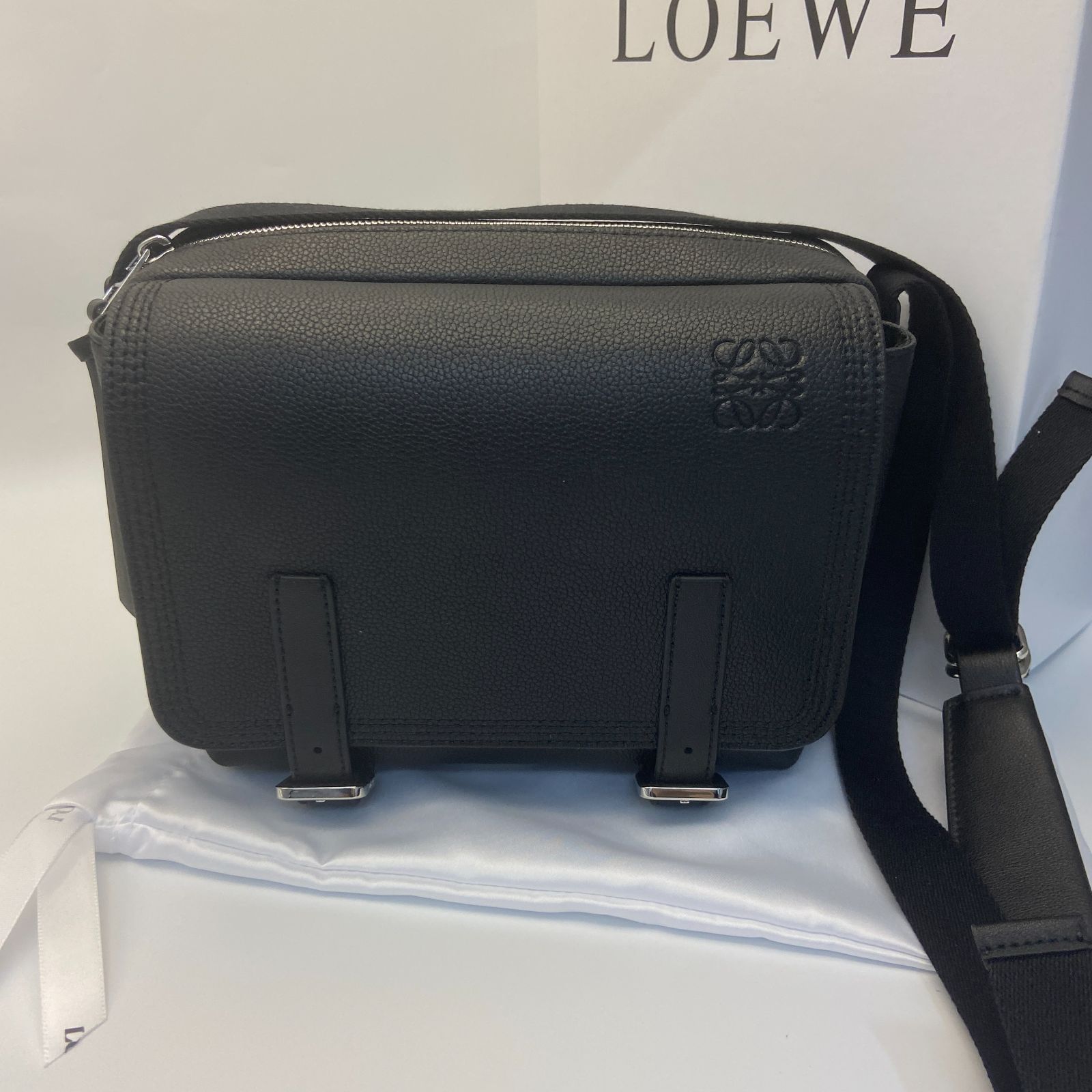 LOEWEロエベ メンズ ボディバッグ ショルダーバック - メルカリ 