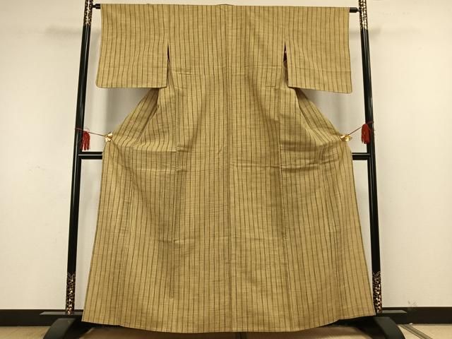 単衣仕立て 縞の上品な紬着物 正絹 AK-6197 紬 単衣仕立て 縞模様 着物 正絹 広衿 RK-6207 - メルカリ