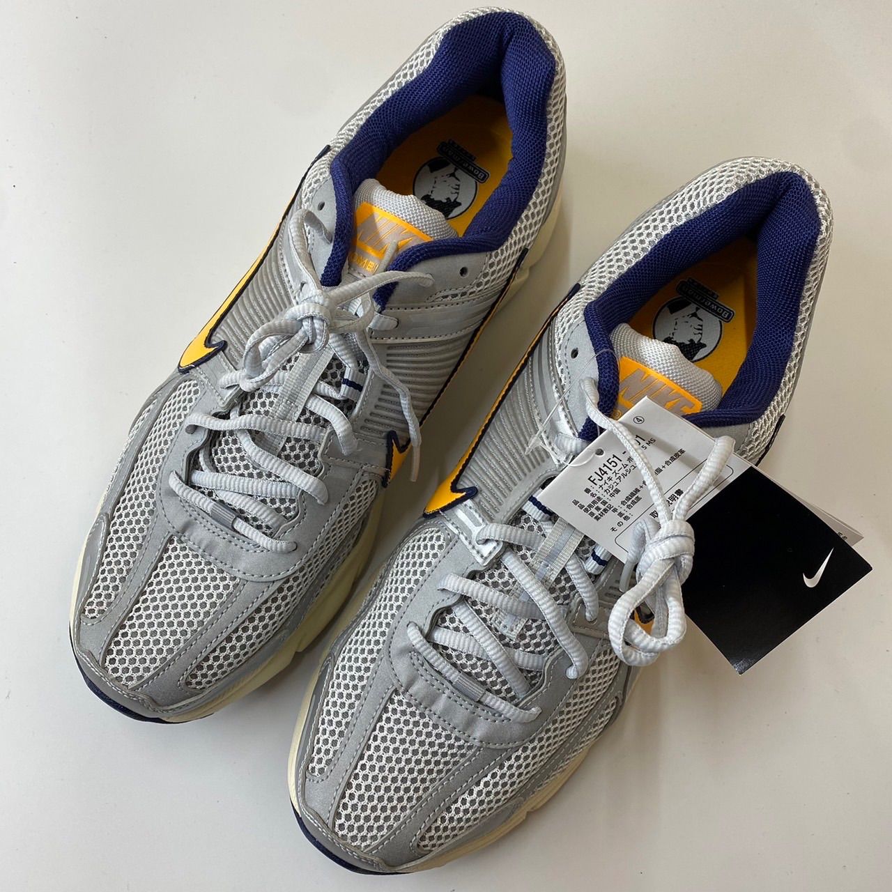 新品Nike Zoom Vomero 5 Ms - FJ4151-001 FJ4151-001 Nike Zoom Vomero 5 Pure Platinum Laser Orange