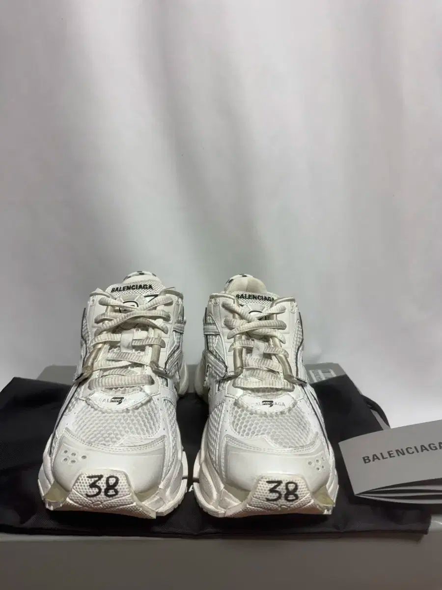 BALENCIAGA バレンシアガ