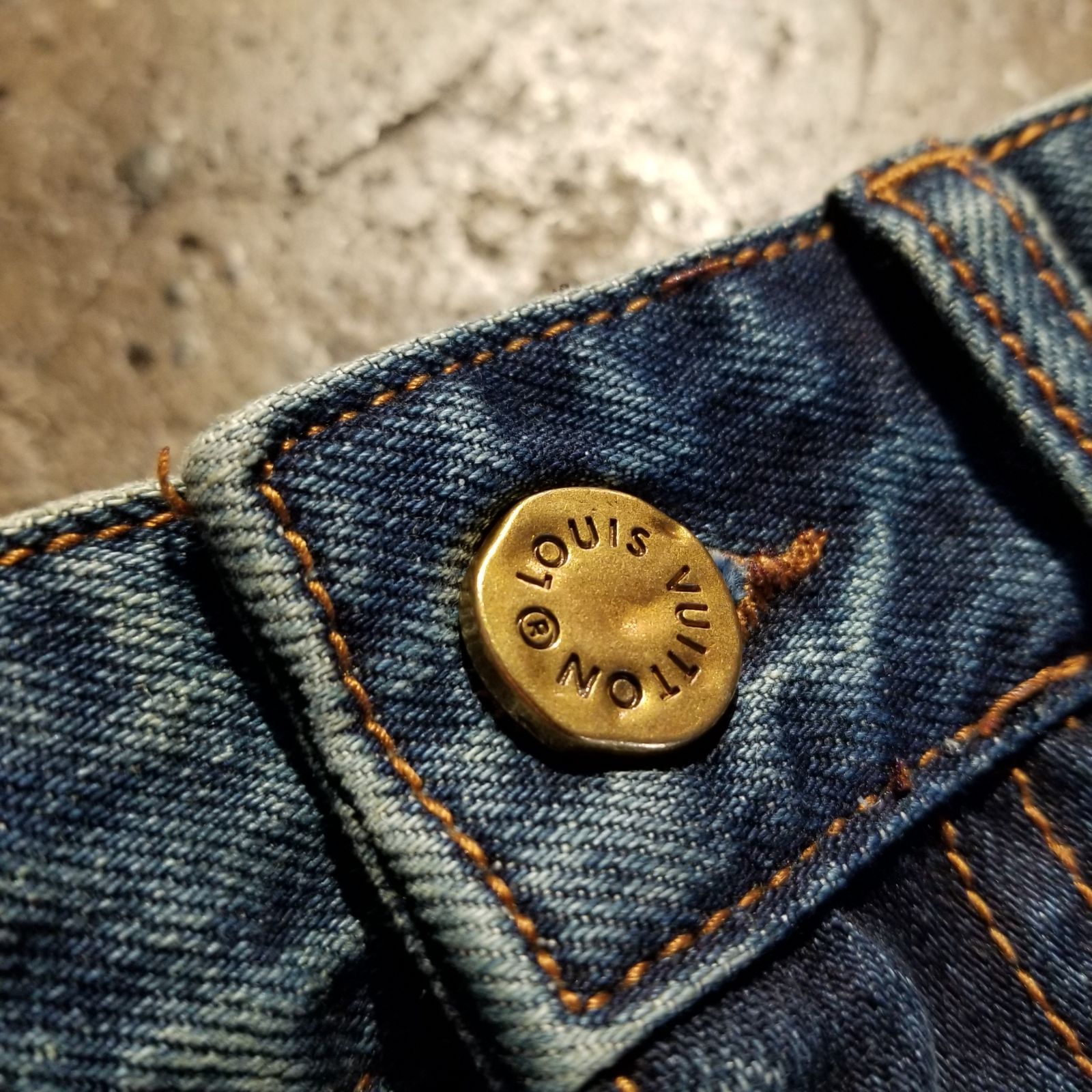 LOUIS VUITTON 23ss ウォッシュドウェイビーバギーデニムパンツ 30 