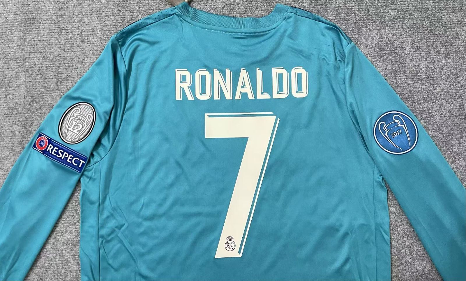 ロナウド レアルマドリード 長袖 Oサイズ