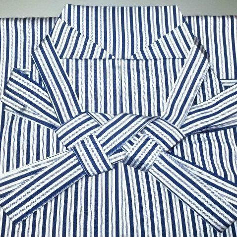 新色の縞袴 紐下84 88 92 化繊馬乗袴 紐下84 88 92灰銀に青藍の子持ち縞袴 入荷 弓道茶道能楽稽古 家庭洗濯OK 黒の色違い 拾