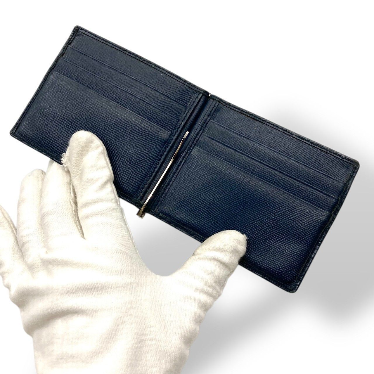 プラダ 二つ折り札入れ 札入れ マネークリップ式 レザー ネイビー 70616 プラダ 二つ折り札入れ 札入れ マネークリップ式 レザー ネイビー