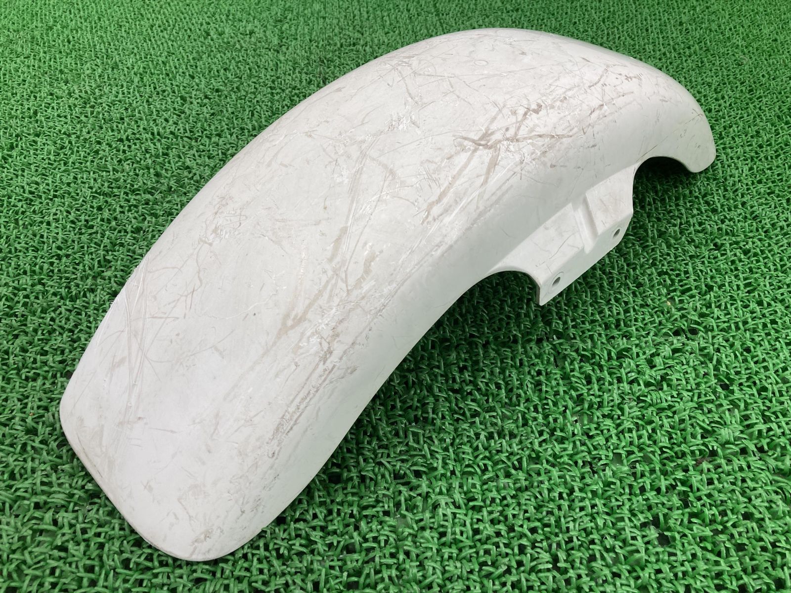 バンバン200 フロントフェンダー 白 13G スズキ 純正  バイク 部品 NH41A VANVAN 割れ欠け無し 修復素材やペイント素材に