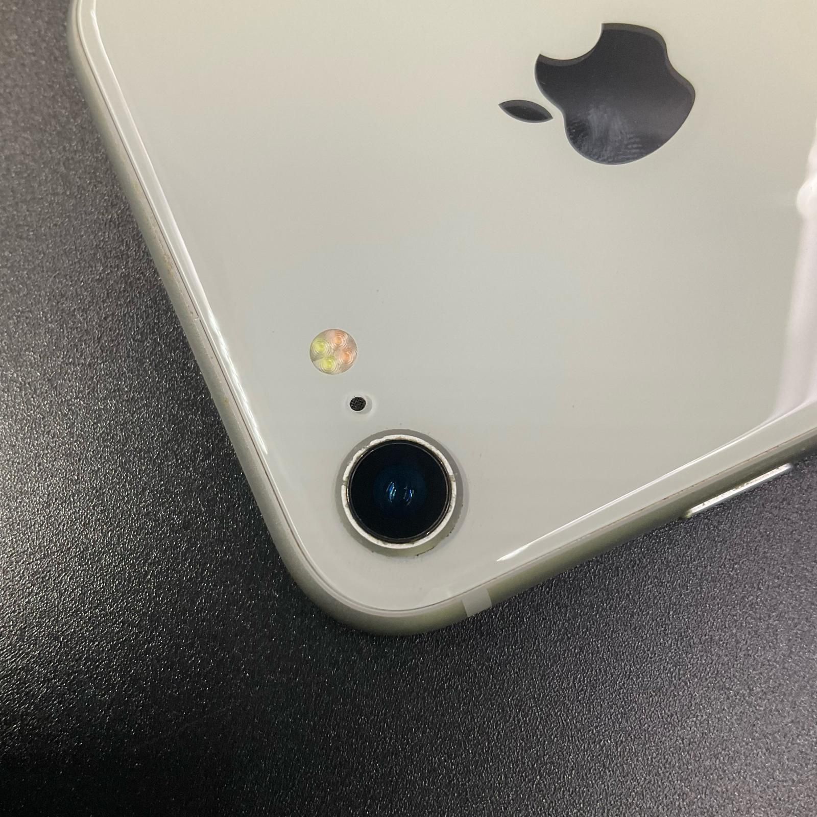 iPhone 8 64GB シルバー docomo 白ロム 動作確認済 割引 82%【全額返金