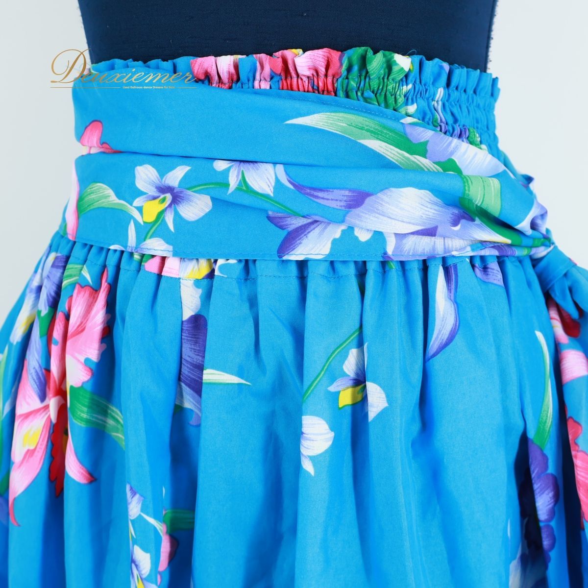 パウスカートブルー Tahiti Imports パウスカート ブルーに白の花柄