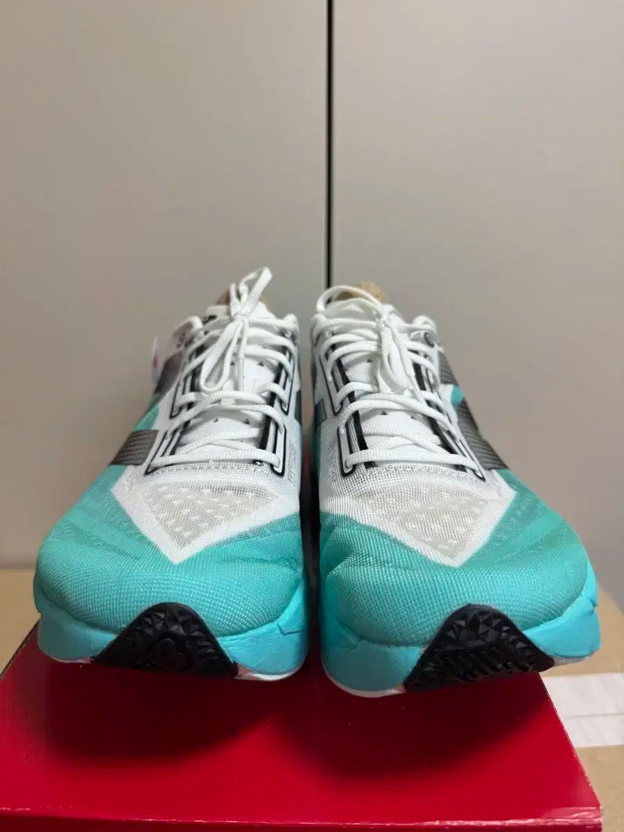 エリート ランニングシューズ