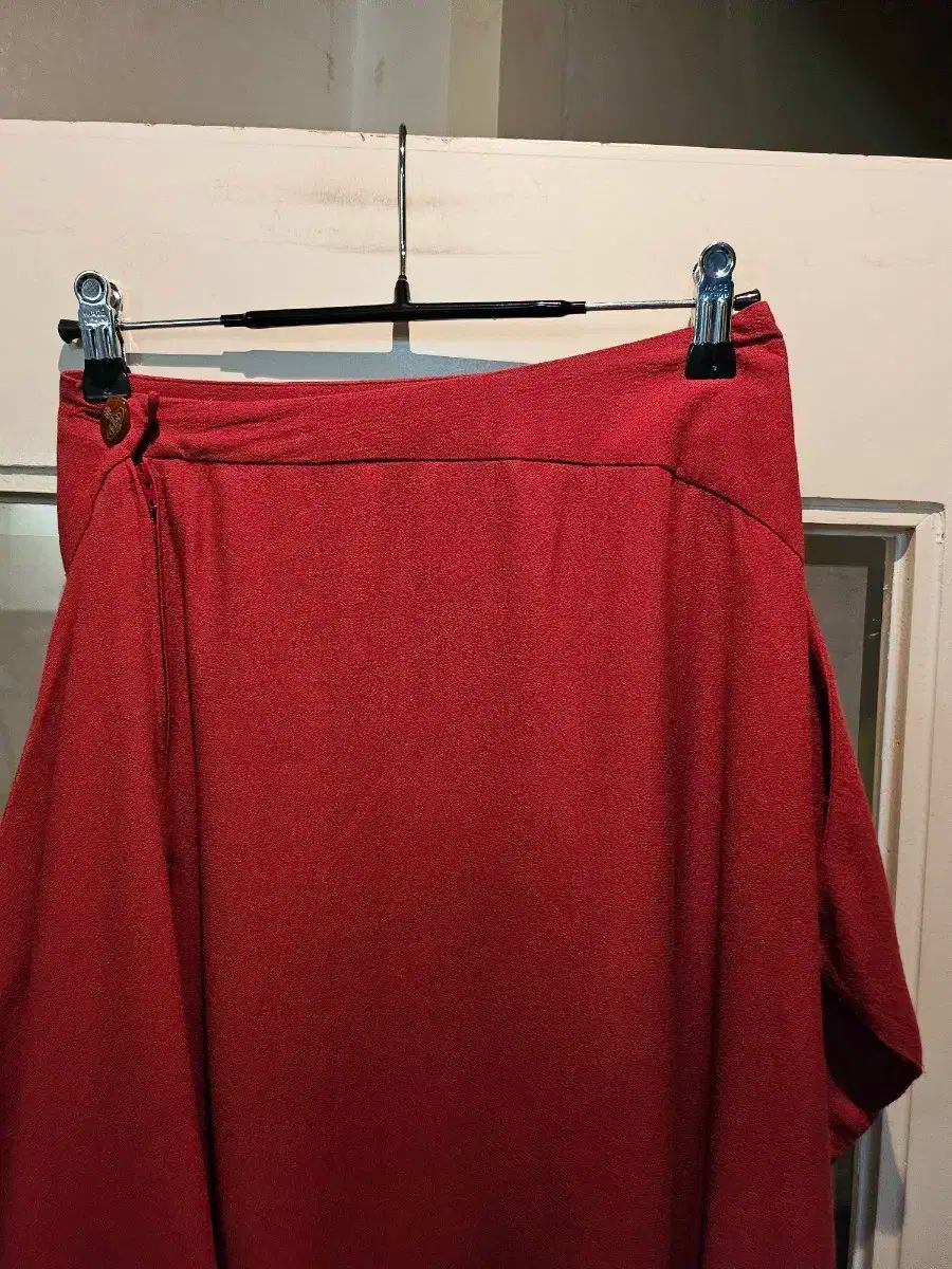 Vivienne Westwood(ヴィヴィアン・ウエストウッド) レッド
