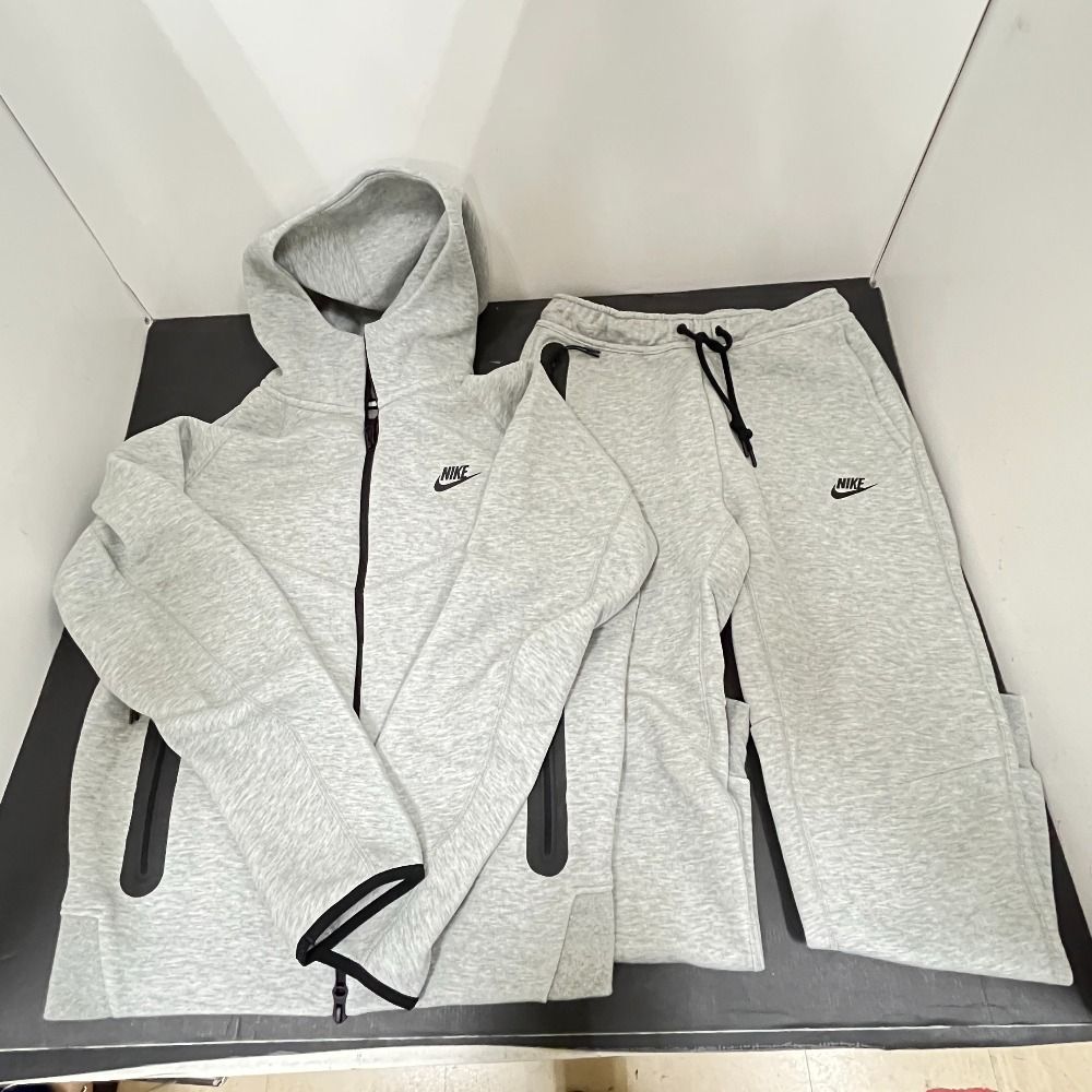 06w14937 ナイキ NIKE TECH FLEECE WINDRUNNERジップパーカーFB7922-063 フリース ジョガー パンツ 上下セット 品