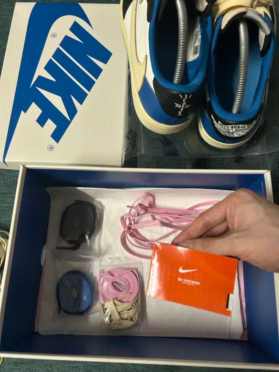 スコット