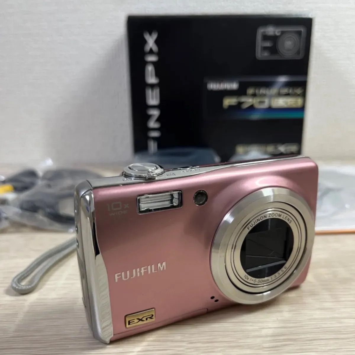 フジフィルム FinePix F70 EXR デジタルカメラピンク