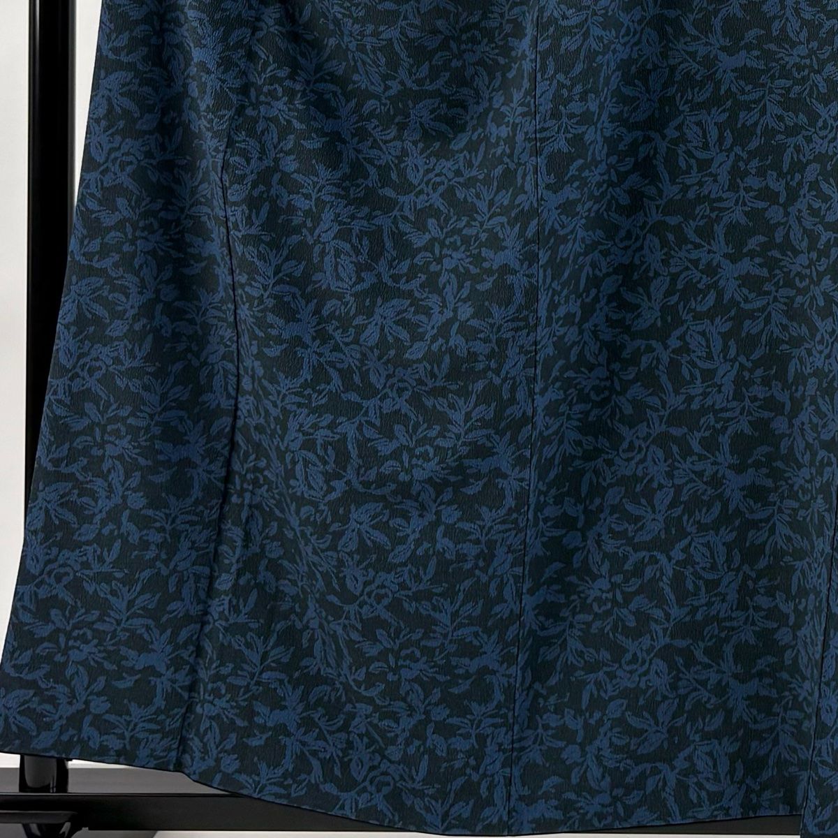 小紋 身丈159cm 裄丈64cm M 袷 英 草花 縮緬 墨色 化繊 秀品