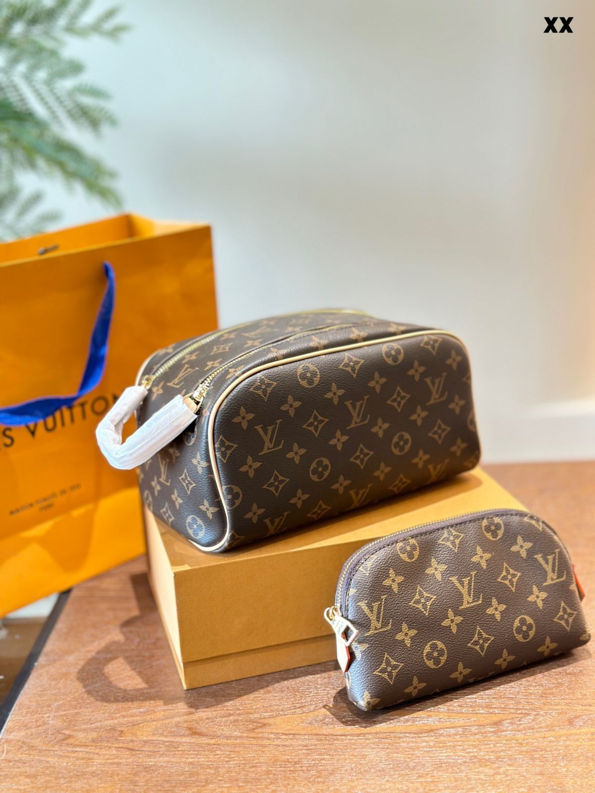 【美品】Louis Vuitton モノグラム メイクポーチ 今日特価】LV Fashion Makeup Pouch - ルイ・ヴィトン