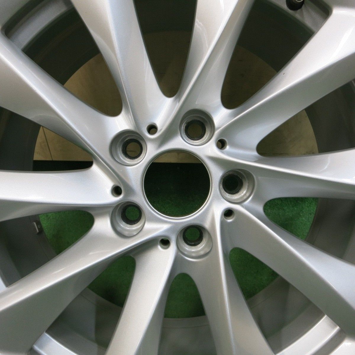 ピレリ アイスアシンメトリコ