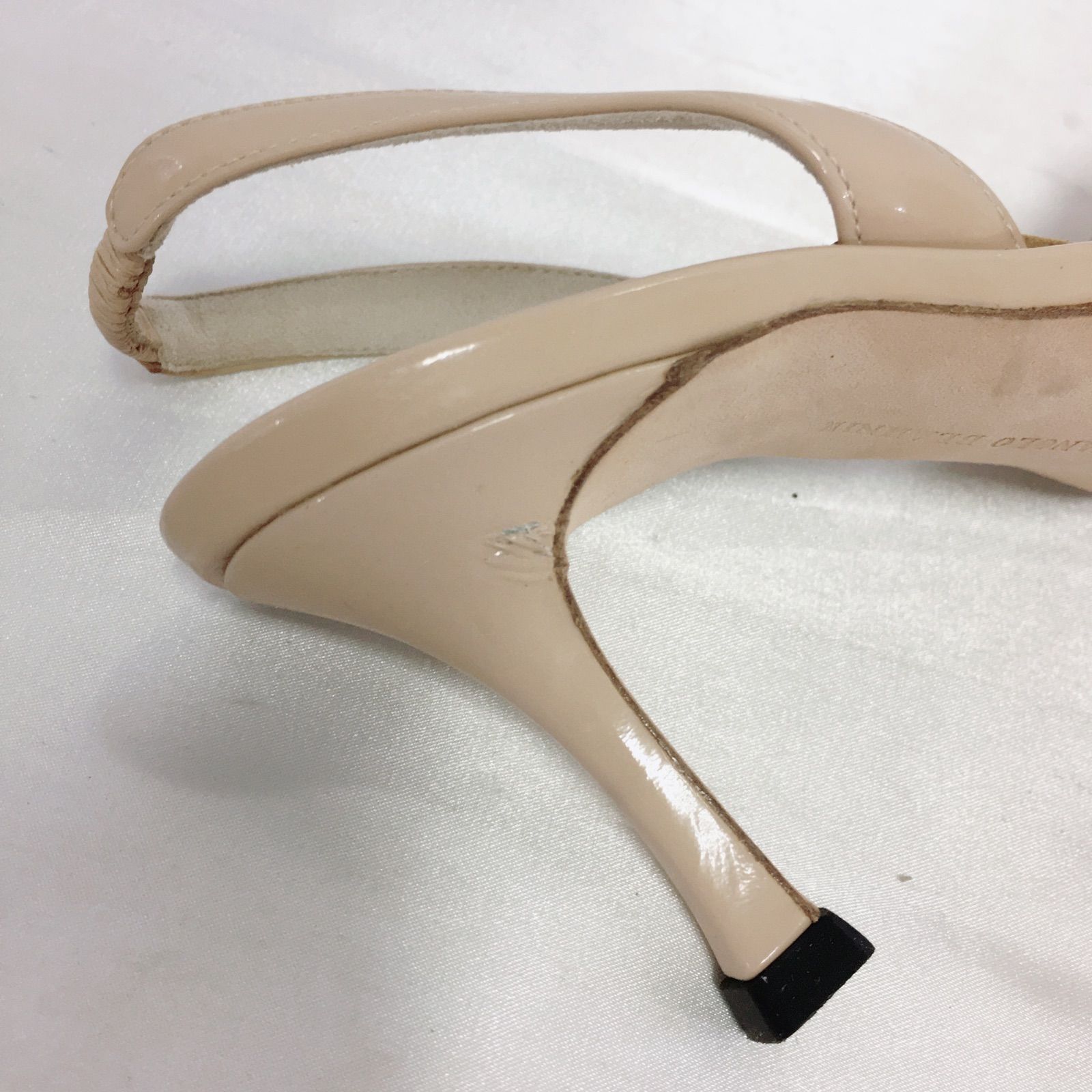 MANOLO BLAHNIK マノロブラニク ポインテッドトゥミュール