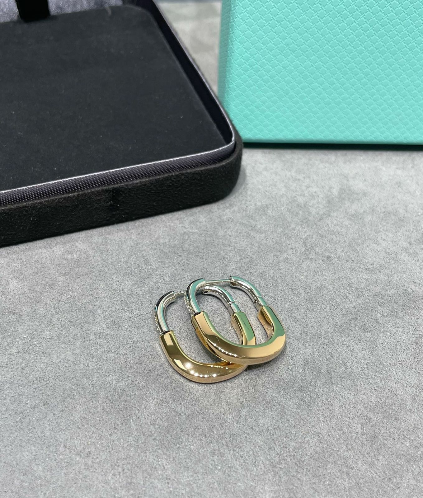 ピアス