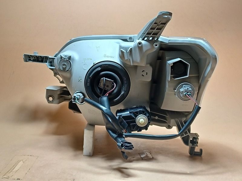 コーティング済 プロボックス NCP165V 右ヘッドランプ ヘッドライト DXコンフォート コイト 52-279 81130-52J50 1E7