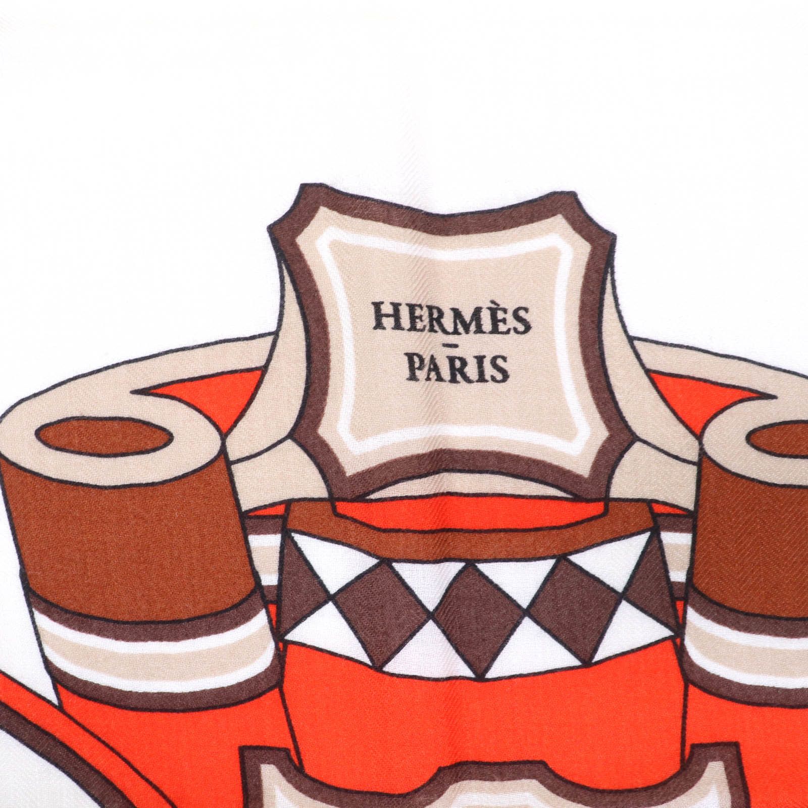 HERMES カシミアシルク カレジェアン 四輪馬車の車輪 ブラン 140 HERMES カシミアシルク カレジェアン 四輪馬車の車輪 ブラン 140