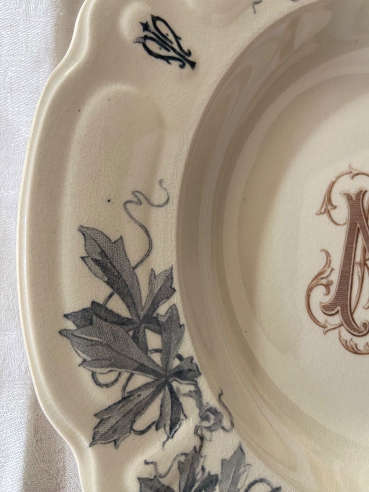 フランスアンティーク ショワジールロワ Choisy Le Roi イニシャル