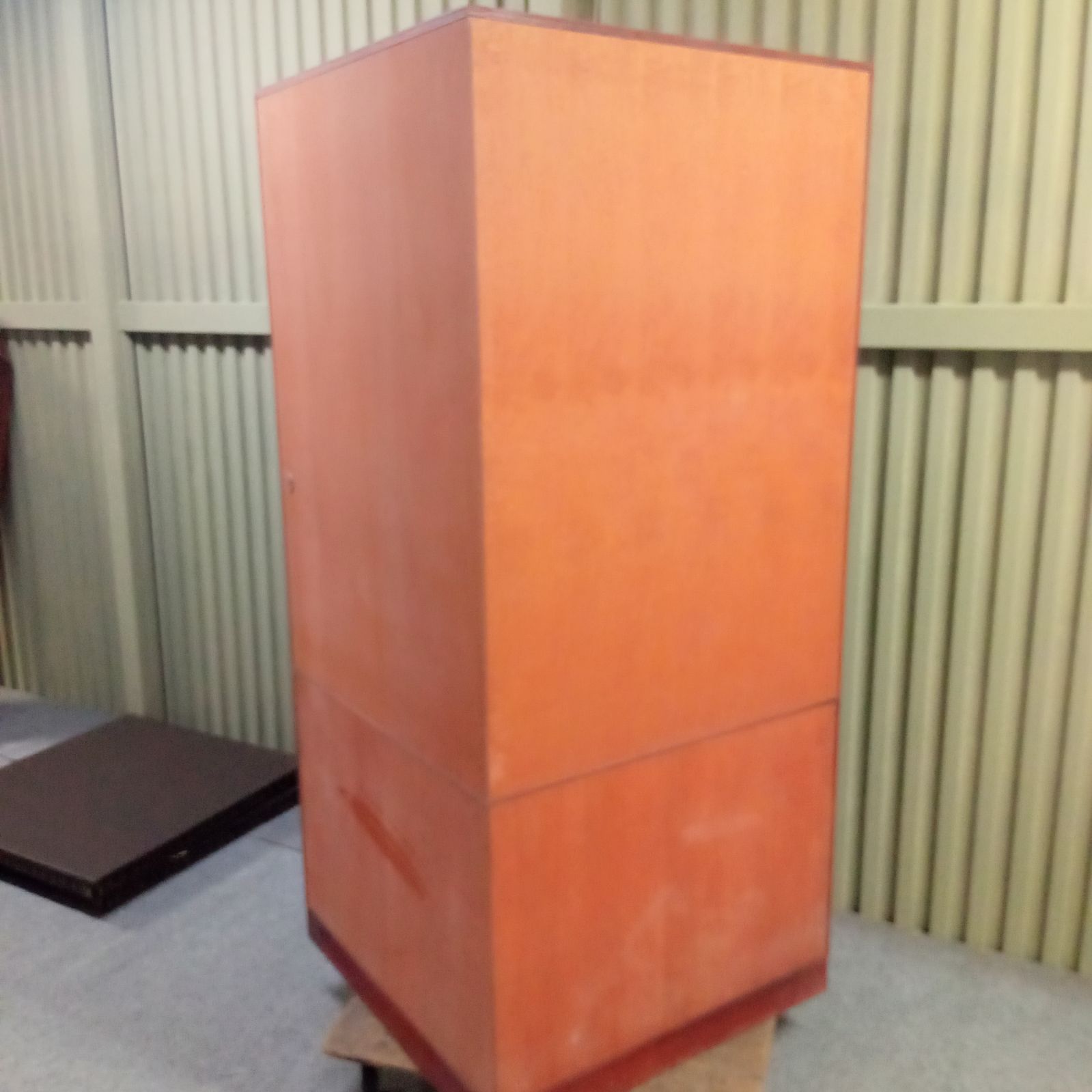 カリモク　アンティーク　コーナー　飾り棚　カップボード　キャビネット COLONIAL（カリモク家具） カリモク コーナーボード アンティーク