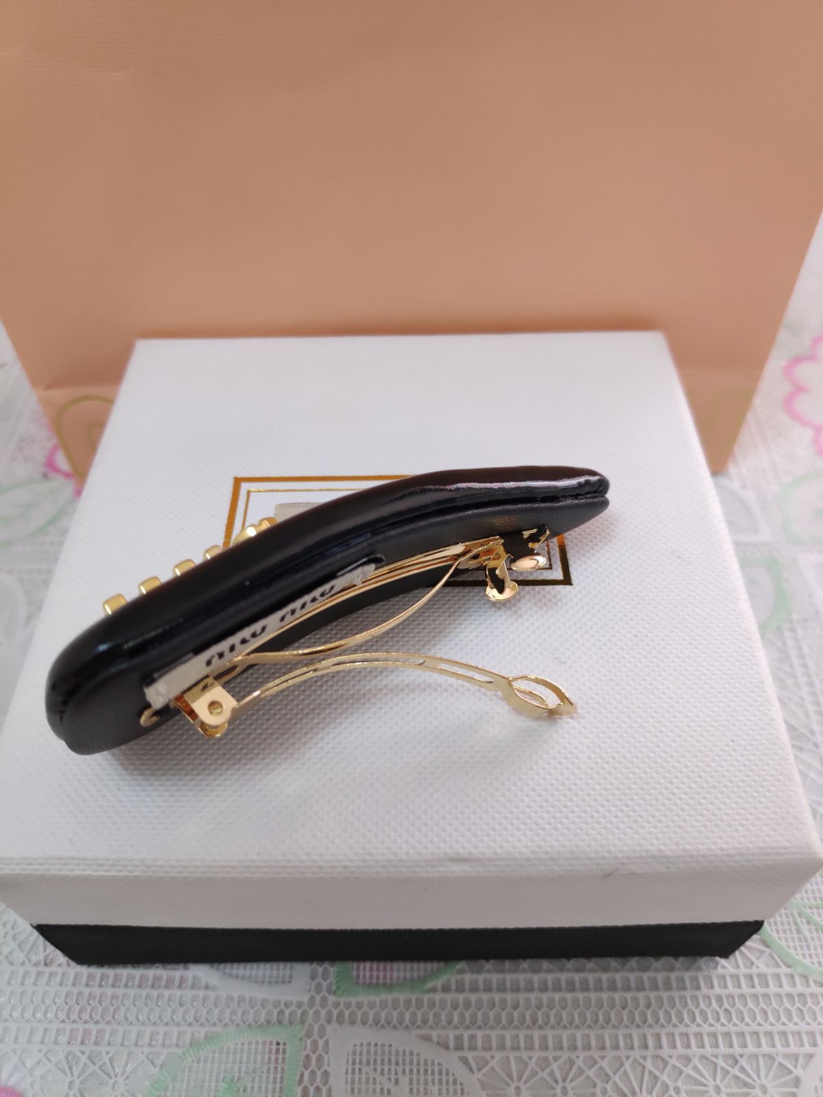 超人気美品✨Miumiu/ミュウミュウ ヘアピン ロゴ ヘアクリップ