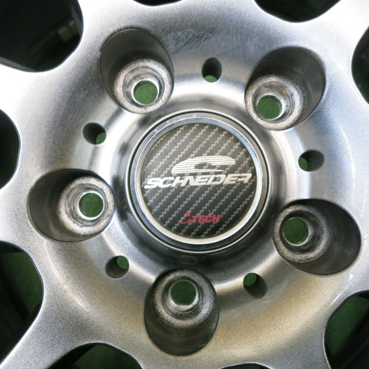 205/60R16 2021年 溝ありスタッドレス Schneider