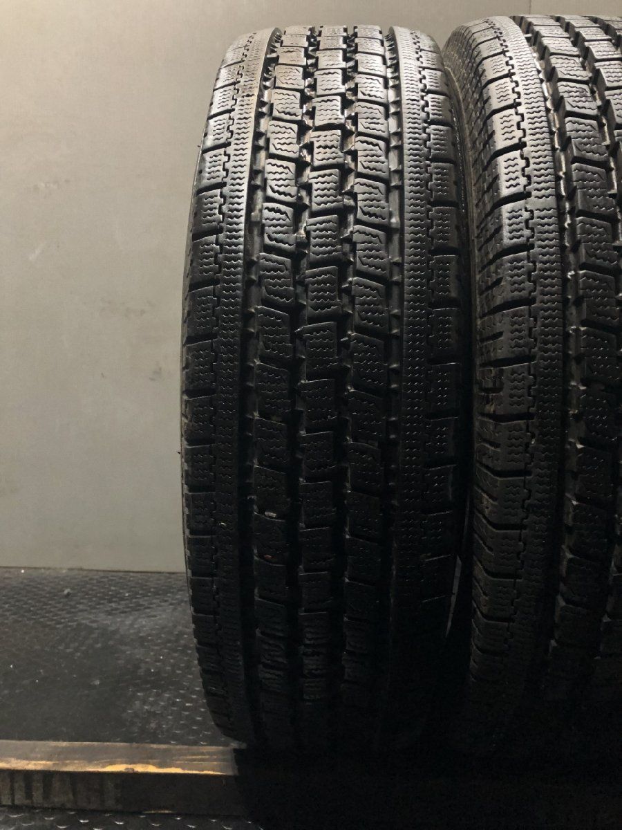 TOYO DELVEX 934 195/80R15 107/105L LT 15インチ スタッドレス 4本 19～20年製 バリ溝 ハイエース  キャラバン等 (VTJ792) - メルカリ