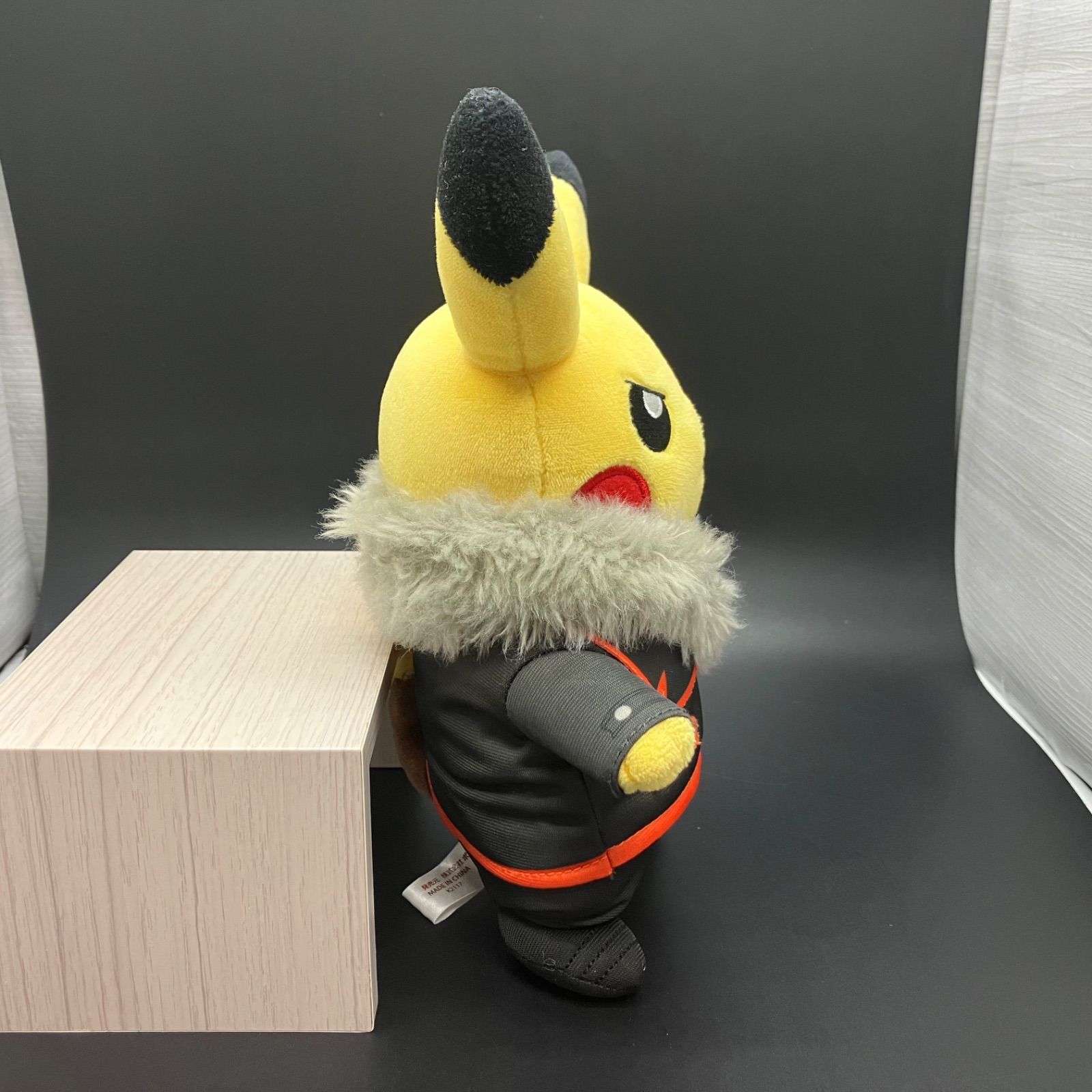 ポケモン　ボスごっこピカチュウ　ぬいぐるみ　フラダリ Amazon.co.jp: ポケモンセンターオリジナル ぬいぐるみ ボス