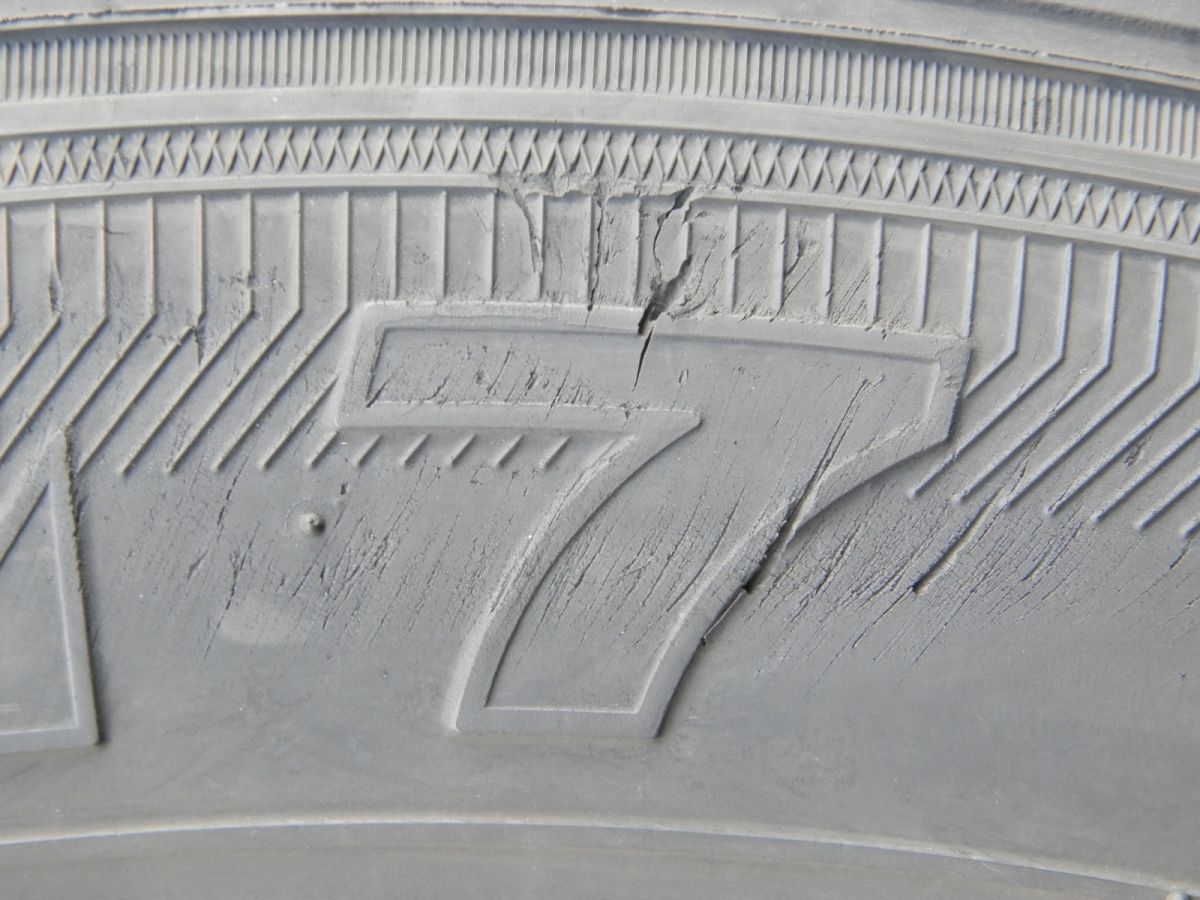 社外アルミホイール付スタッドレスタイヤ