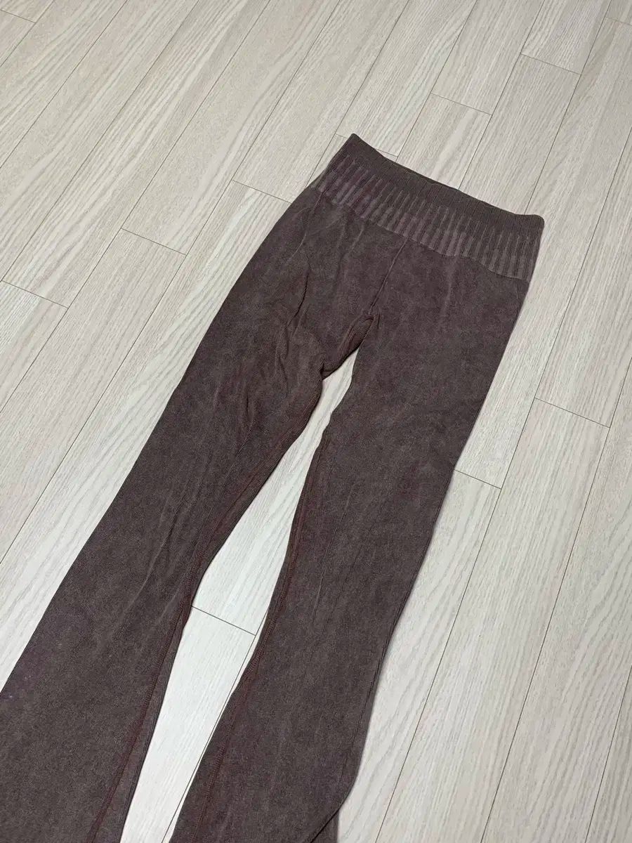 ブーツカット レギンス