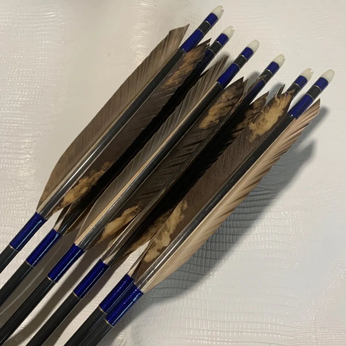 カーボン矢 6本組 雷槌（いかづち）八〇式・竹 白鷹 グロッバー