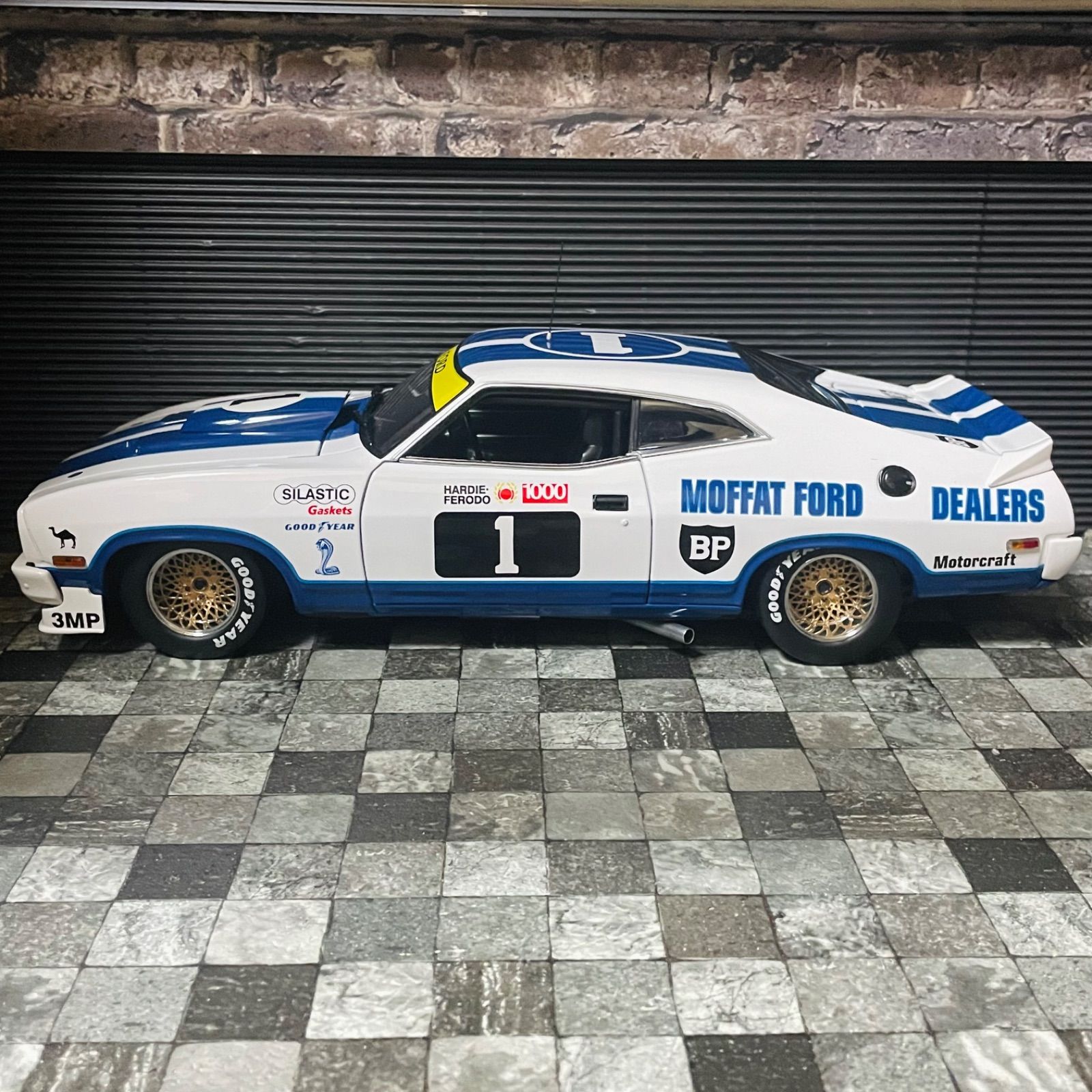 国内未入荷 1/18 BIANTE(AUTOart) フォード XC ファルコン