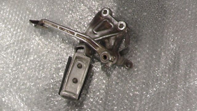 ブレーキペダル