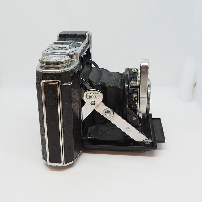 Carl Zeiss